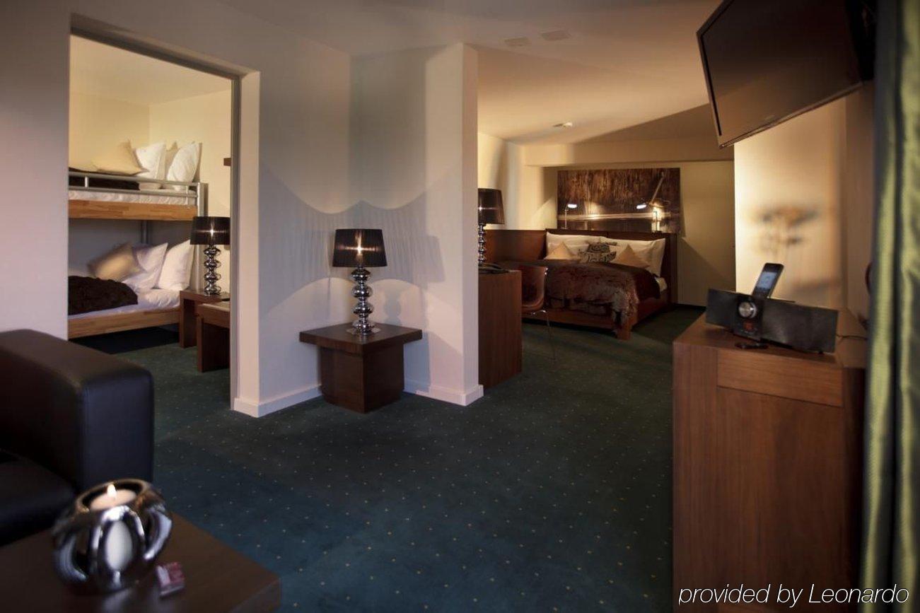 บาเริน ซิกริสวิล Hotel ซิกริซวิล ห้อง รูปภาพ