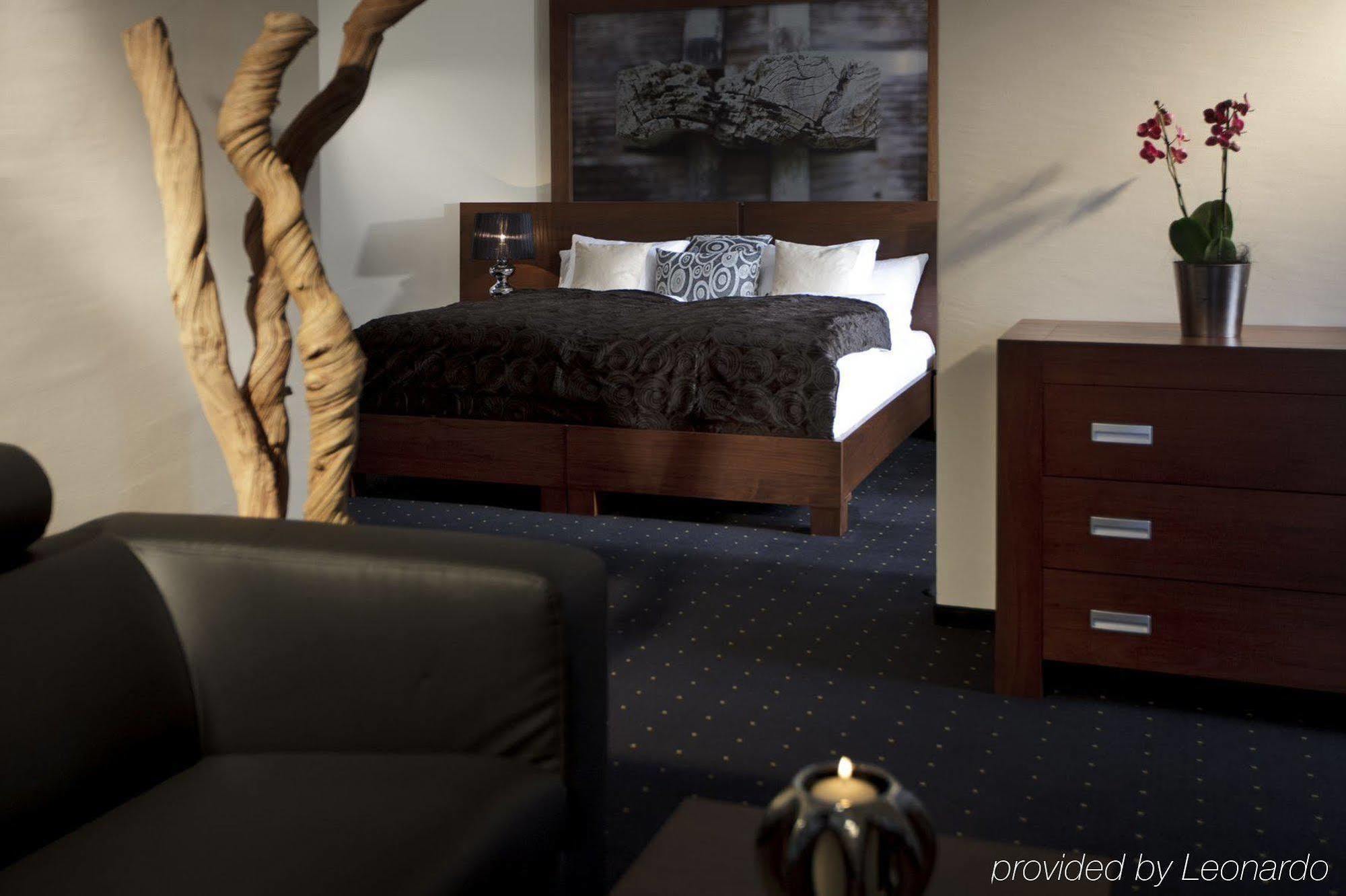 บาเริน ซิกริสวิล Hotel ซิกริซวิล ภายนอก รูปภาพ